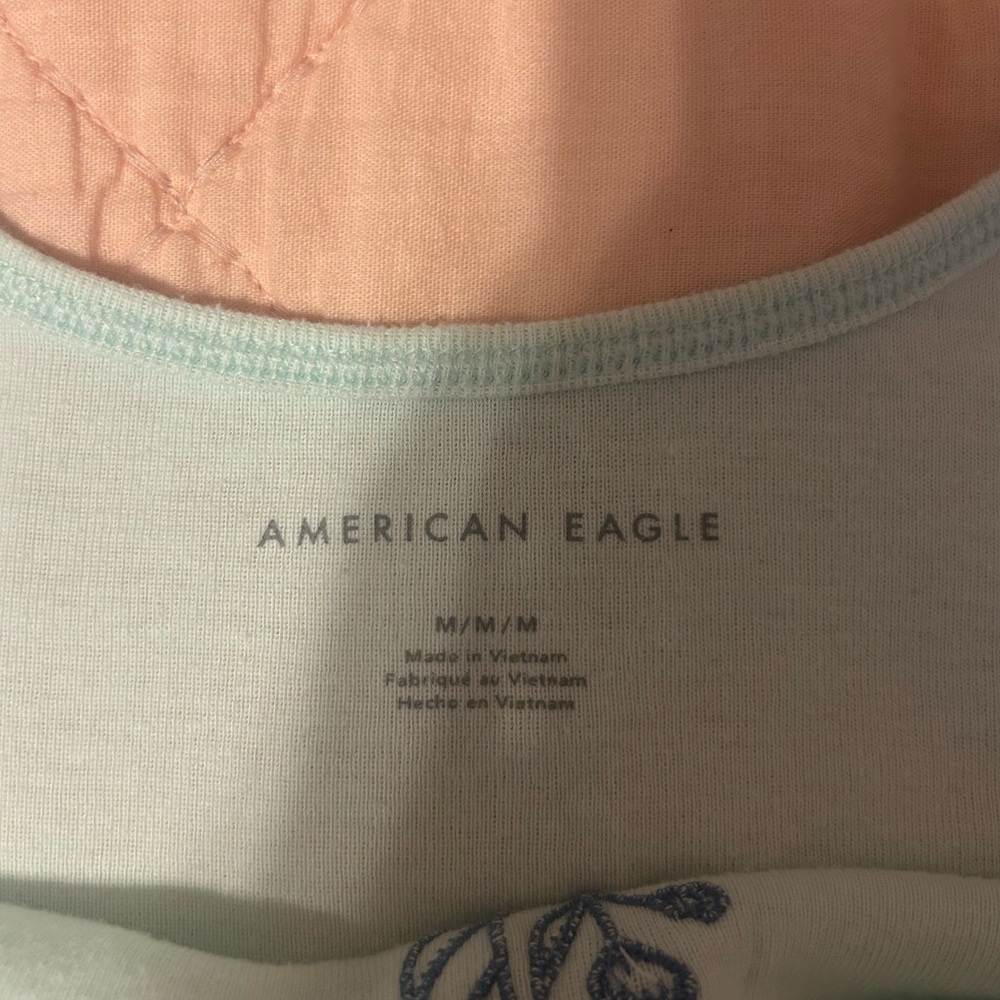 Floral Embroidered Crop Top - Picture 4 of 4